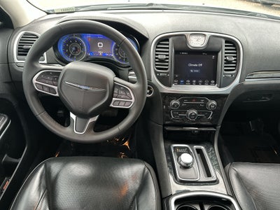 2022 Chrysler 300 300 Touring L