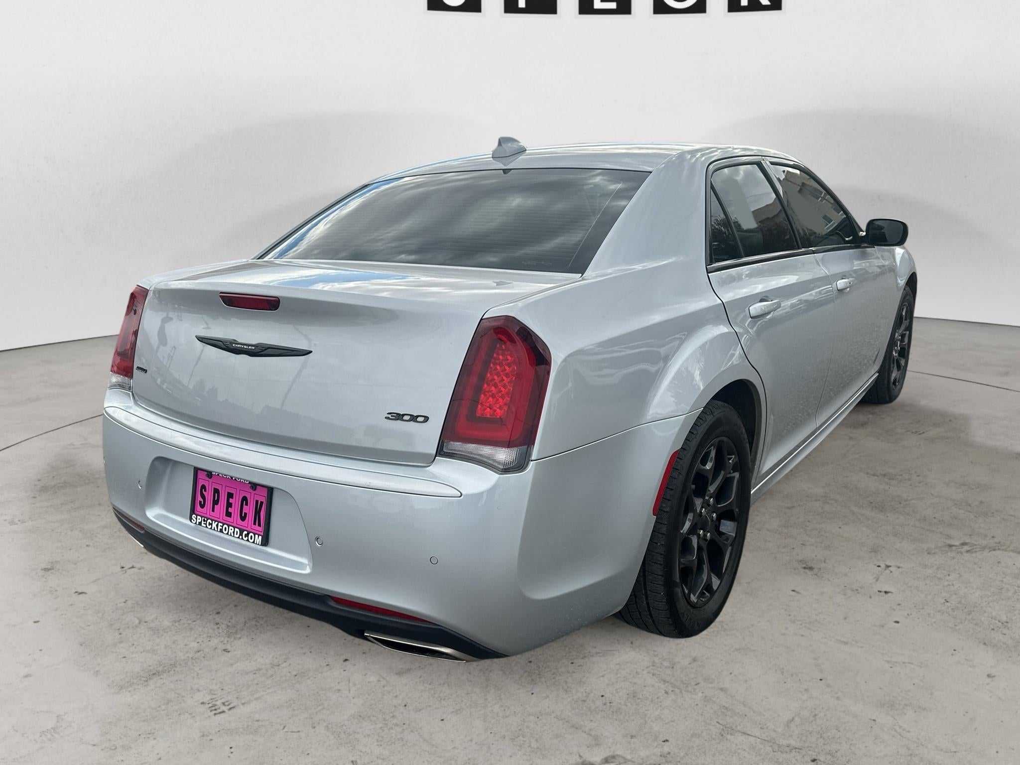 2022 Chrysler 300 300 Touring L