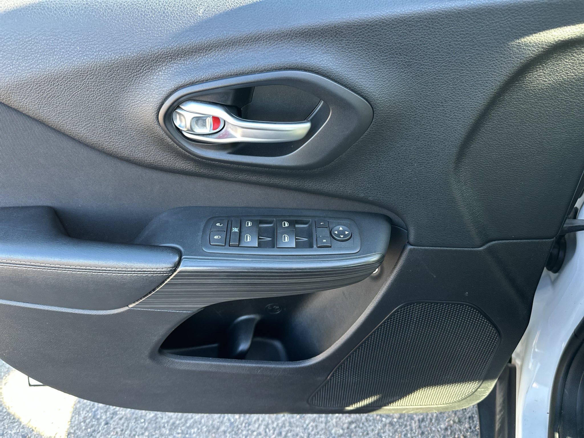 2015 Jeep Cherokee Sport