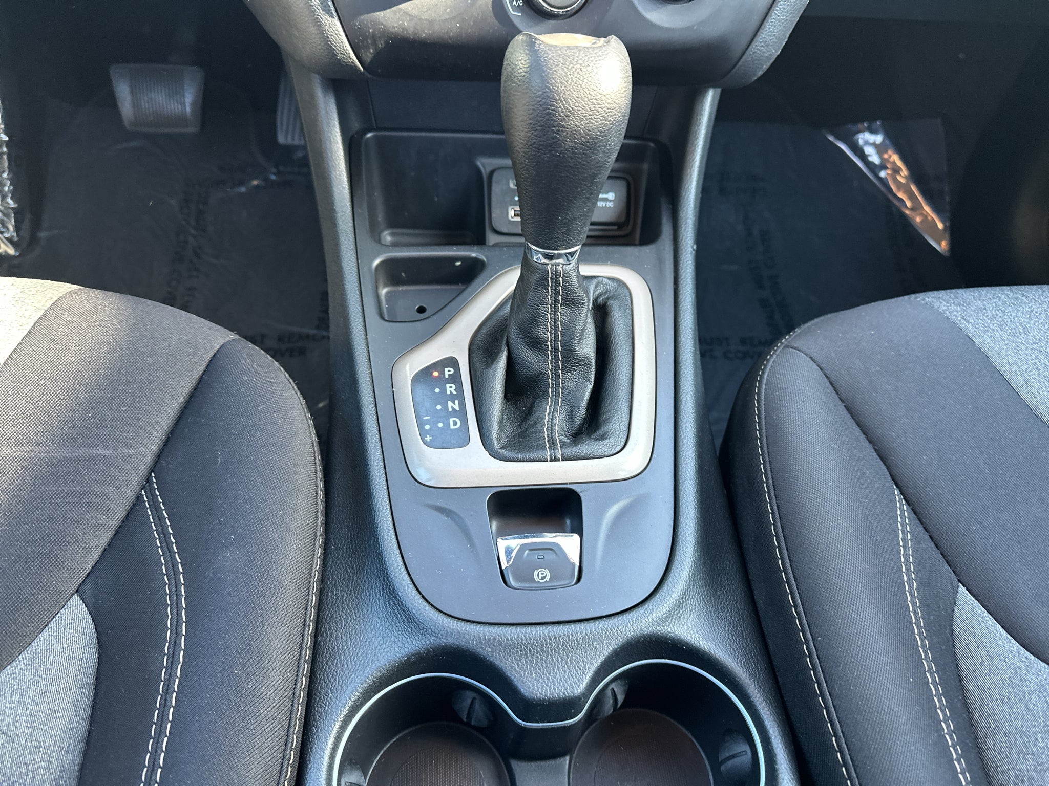 2015 Jeep Cherokee Sport