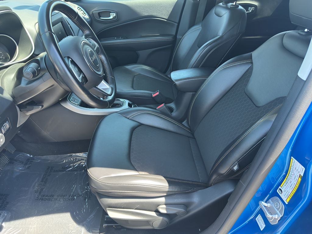 2020 Jeep Compass Latitude w/Sun/Wheel Pkg