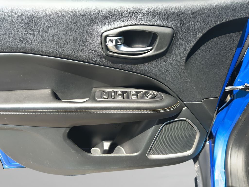 2020 Jeep Compass Latitude w/Sun/Wheel Pkg