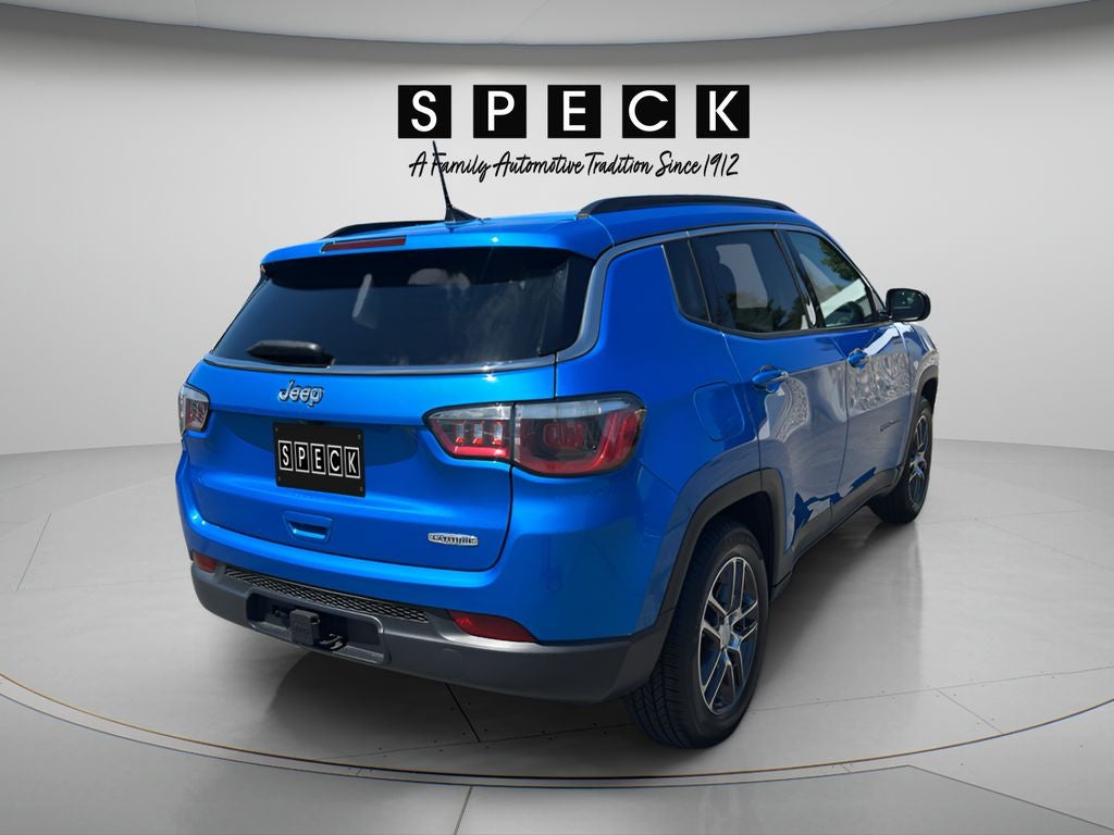 2020 Jeep Compass Latitude w/Sun/Wheel Pkg