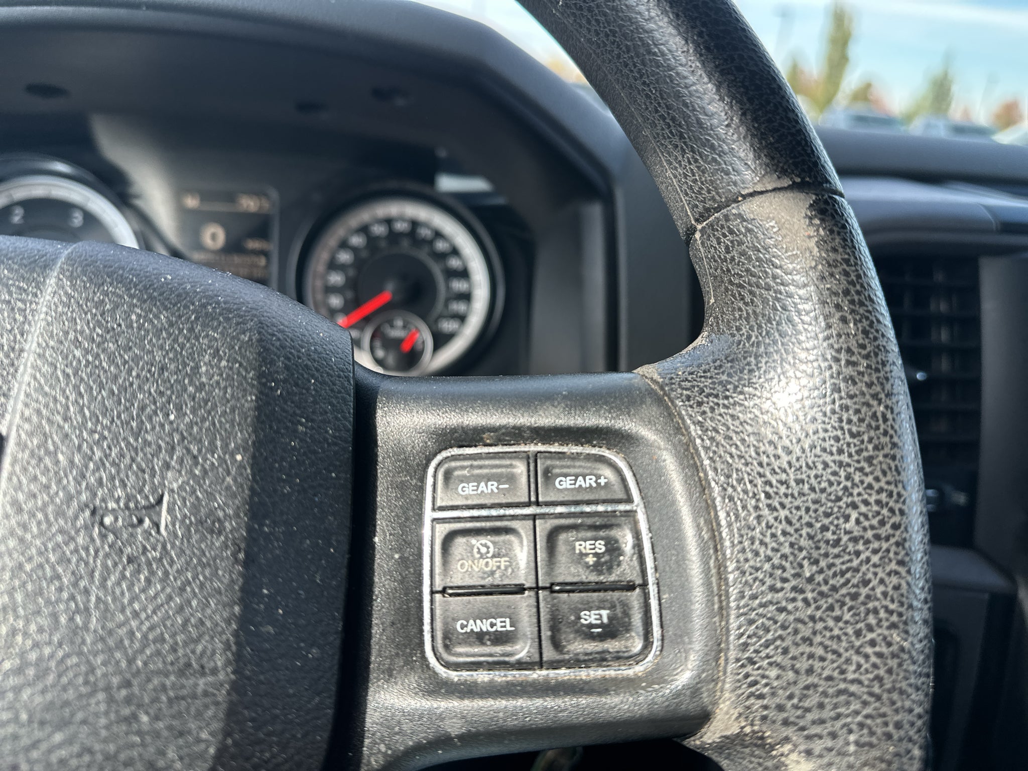 2017 RAM 1500 Tradesman Crew Cab 4x4 6'4" Box