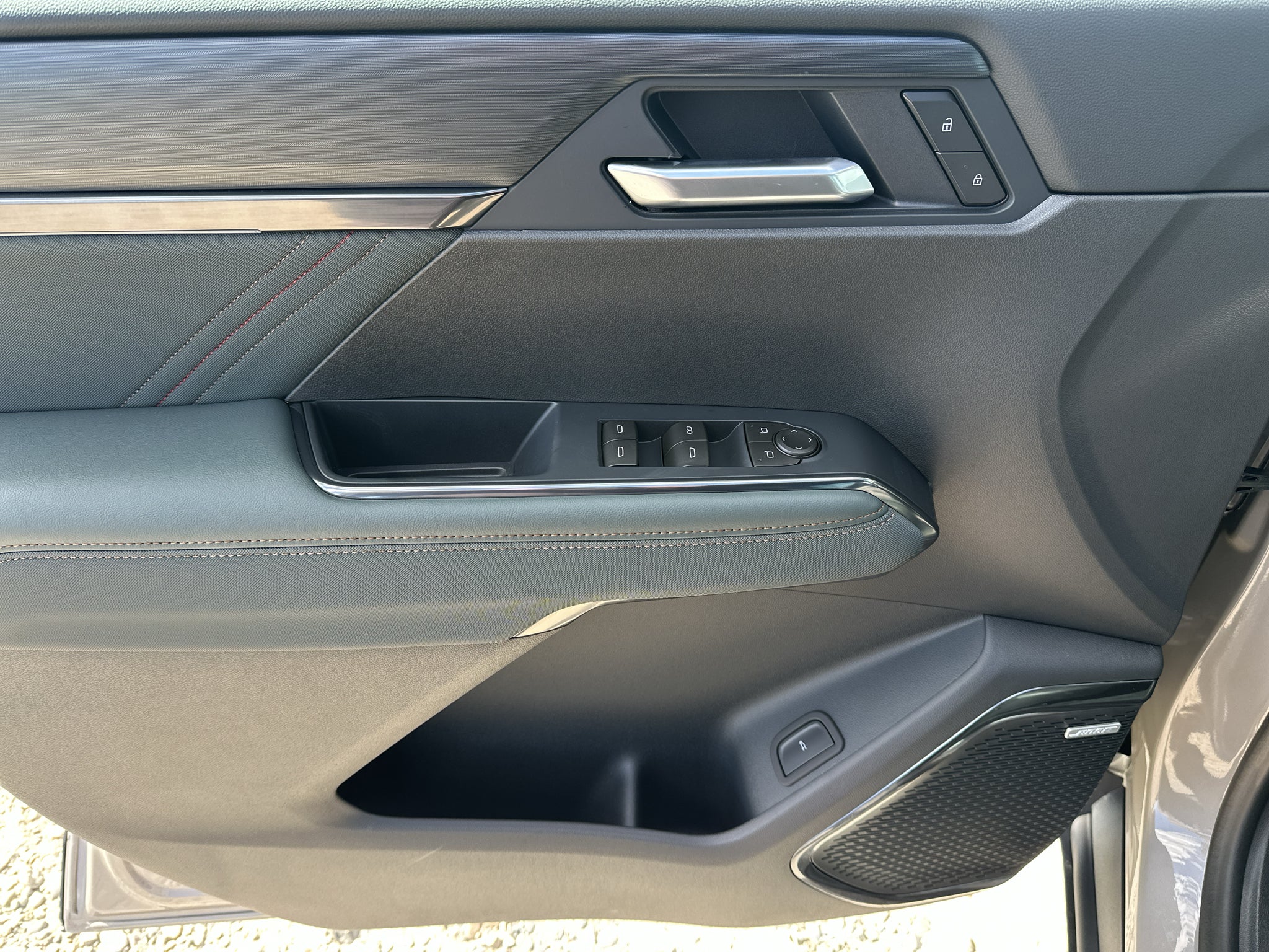 2027 GMC Acadia AT4