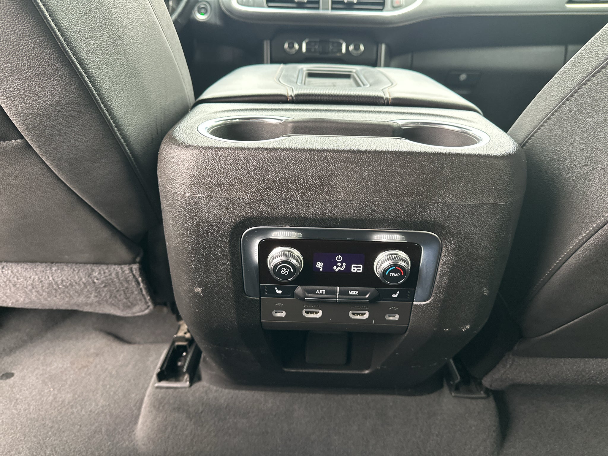 2021 GMC Yukon XL AT4