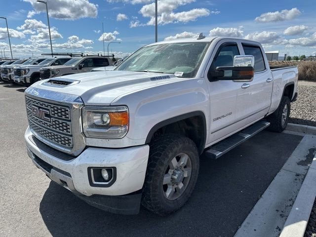 2018 GMC Sierra 4WD Crew Cab Standard Box Denali's photo