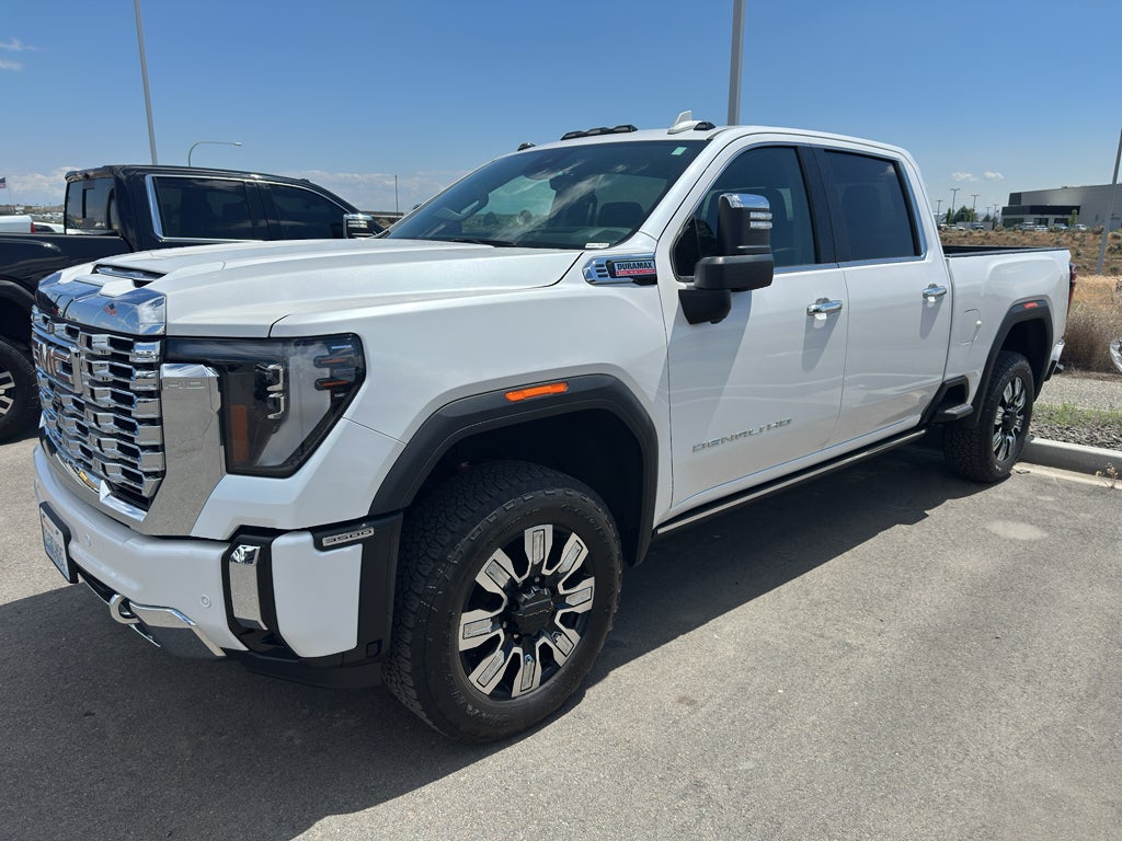 2024 GMC Sierra 4WD Crew Cab Standard Box Denali's photo