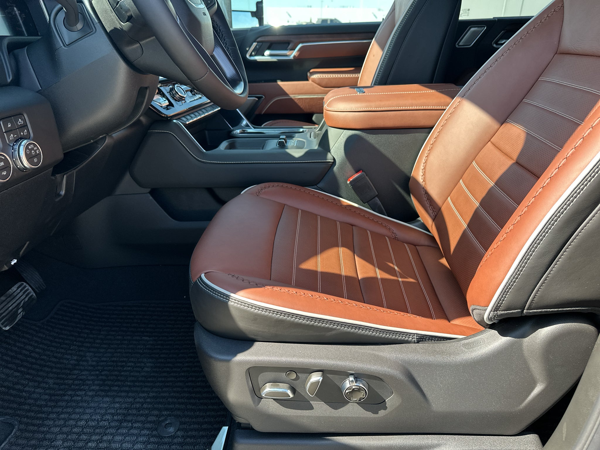 2026 GMC Sierra 2500HD Denali Ultimate - Photo 16