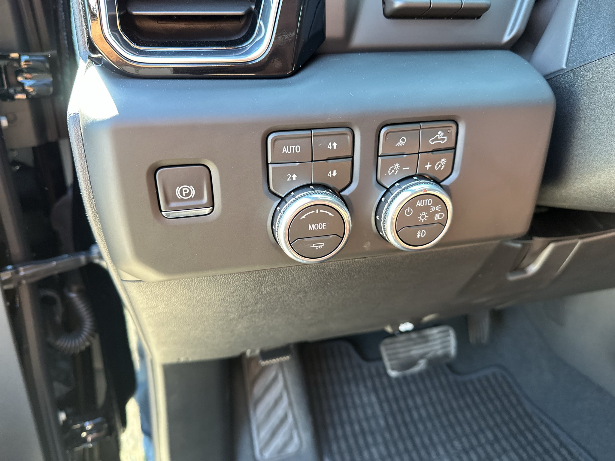 2026 GMC Sierra 2500HD Denali Ultimate - Photo 18