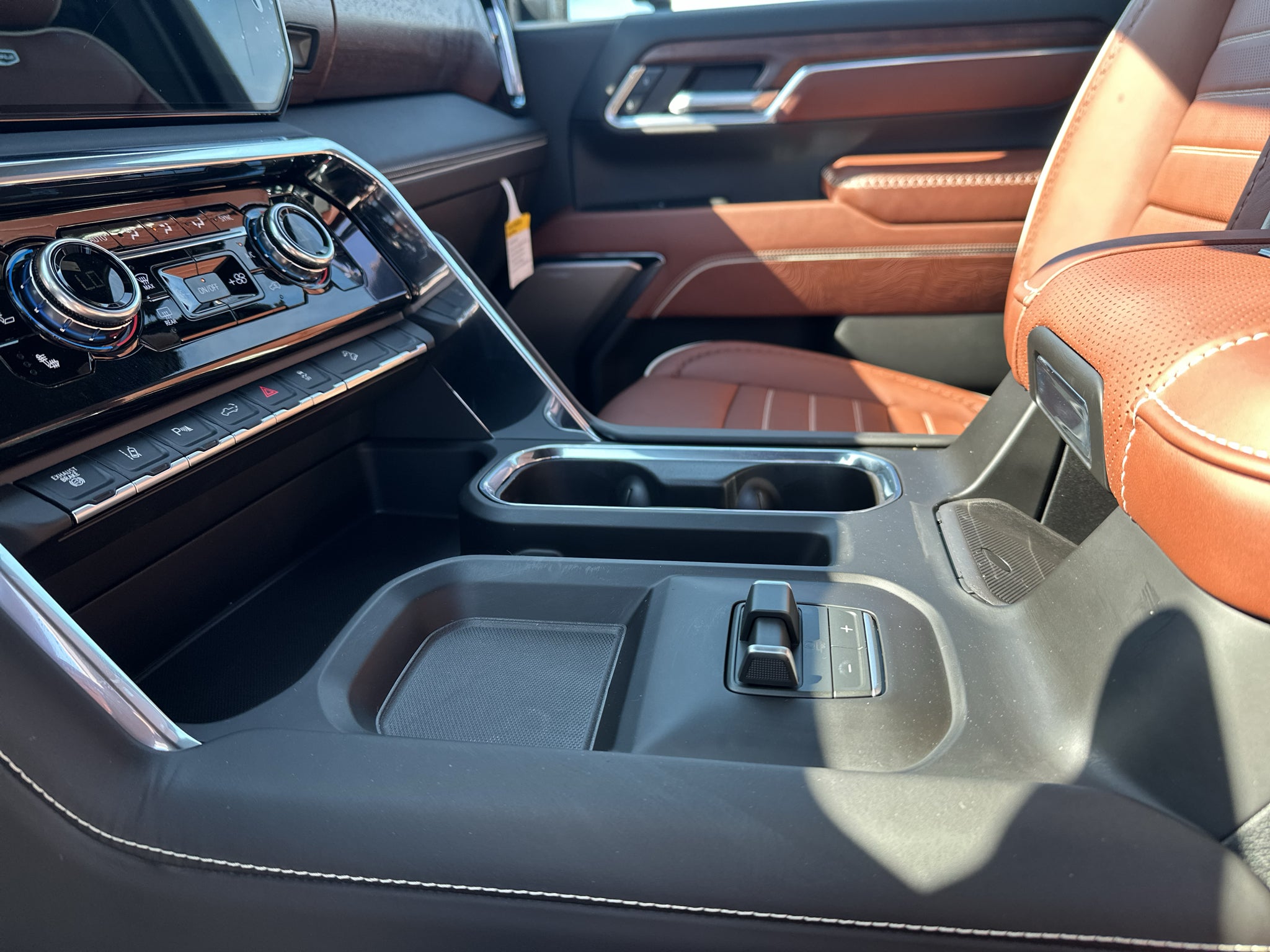 2026 GMC Sierra 2500HD Denali Ultimate - Photo 20