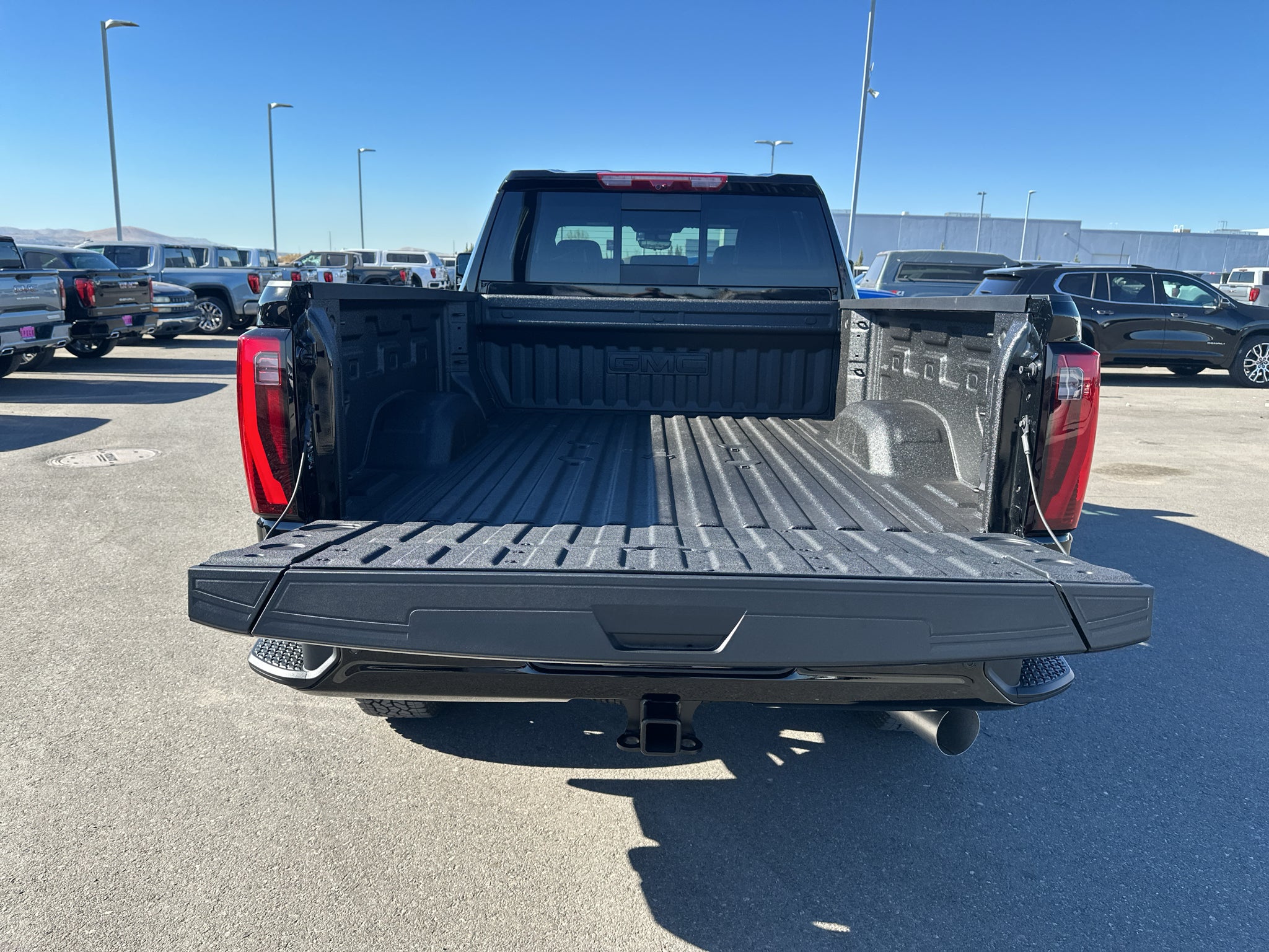 2026 GMC Sierra 3500HD Denali Ultimate - Photo 15