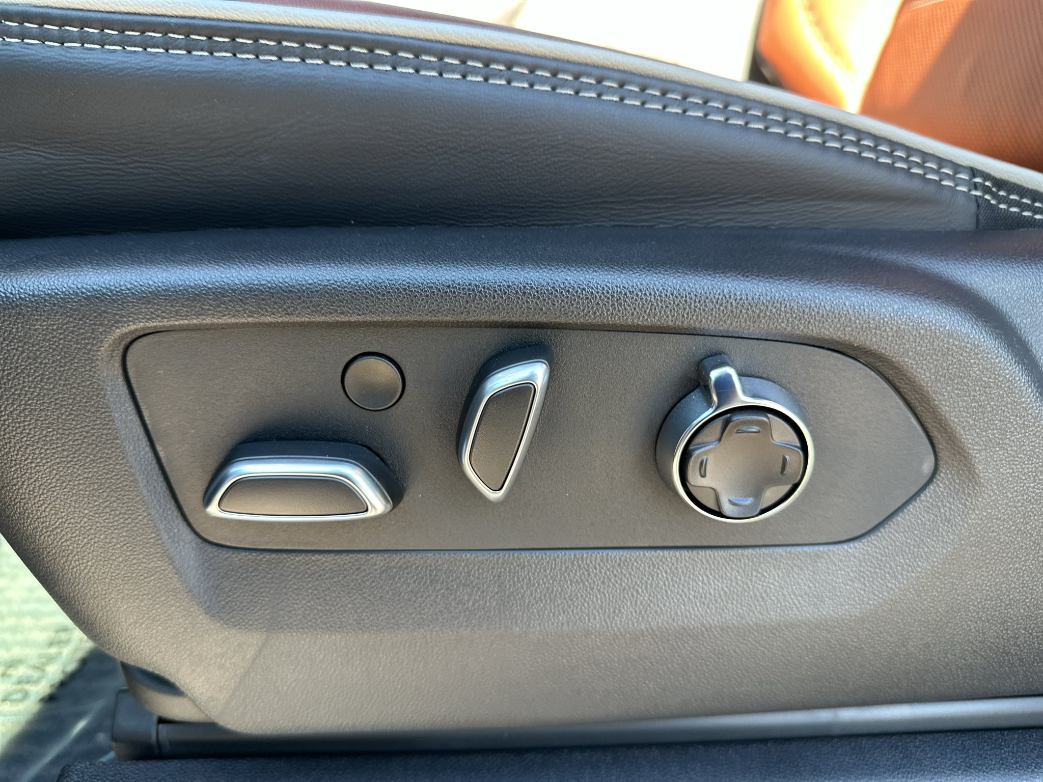 2026 GMC Sierra 3500HD Denali Ultimate - Photo 20