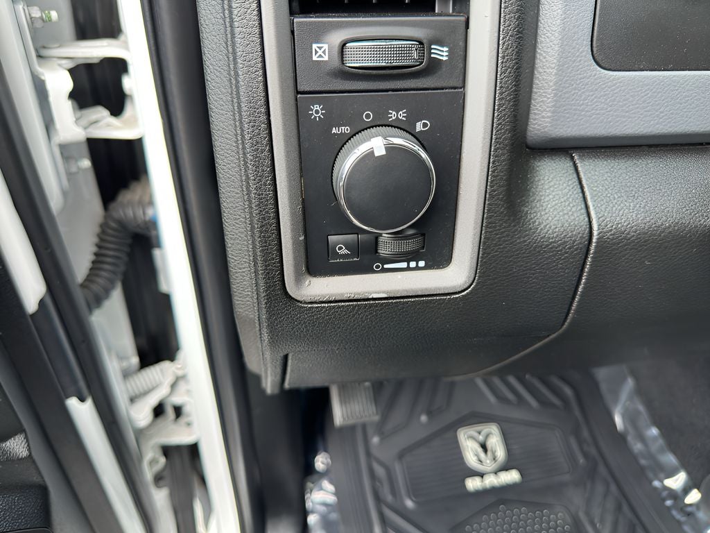 2019 RAM 1500 Classic Tradesman Regular Cab 4x2 6'4" Box