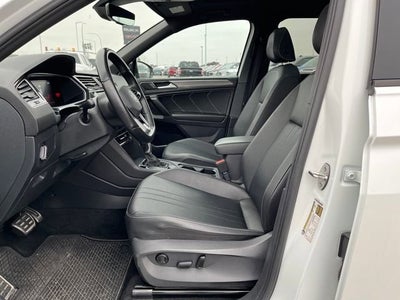 2023 Volkswagen Tiguan SE R-Line Black