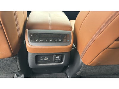 2025 Nissan Pathfinder Platinum 4WD