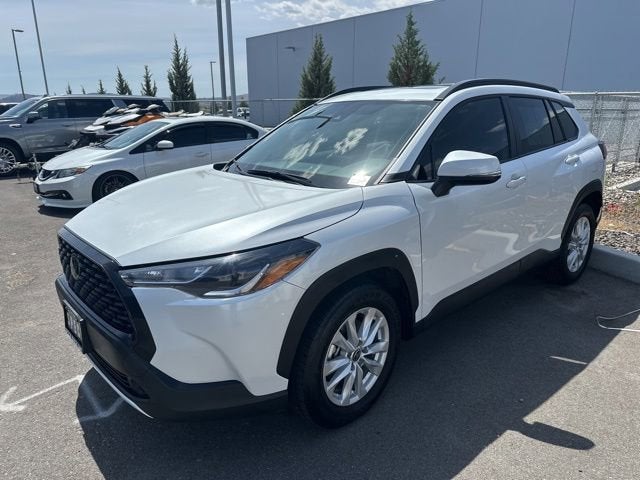 2022 Toyota Corolla Cross LE AWD's photo