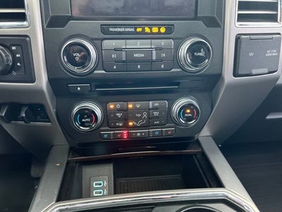 2017 Ford Super Duty F-350 DRW Lariat