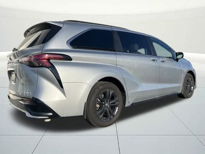 2024 Toyota Sienna LE