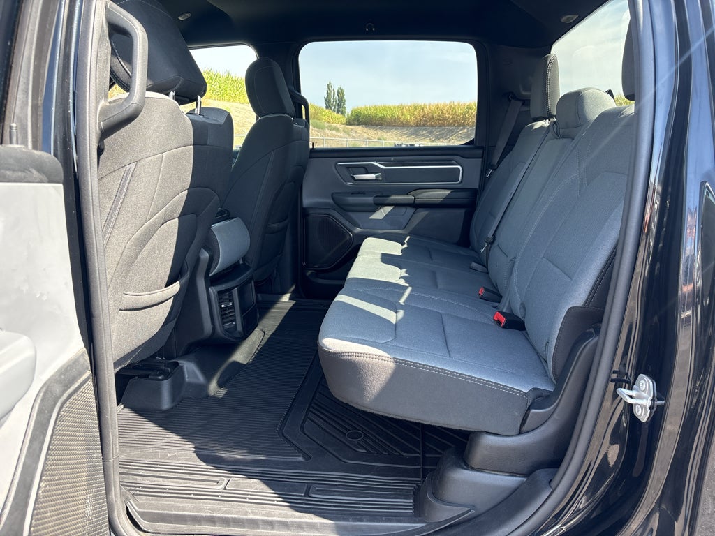 2021 RAM 1500 Big Horn Crew Cab 4x4 5'7' Box