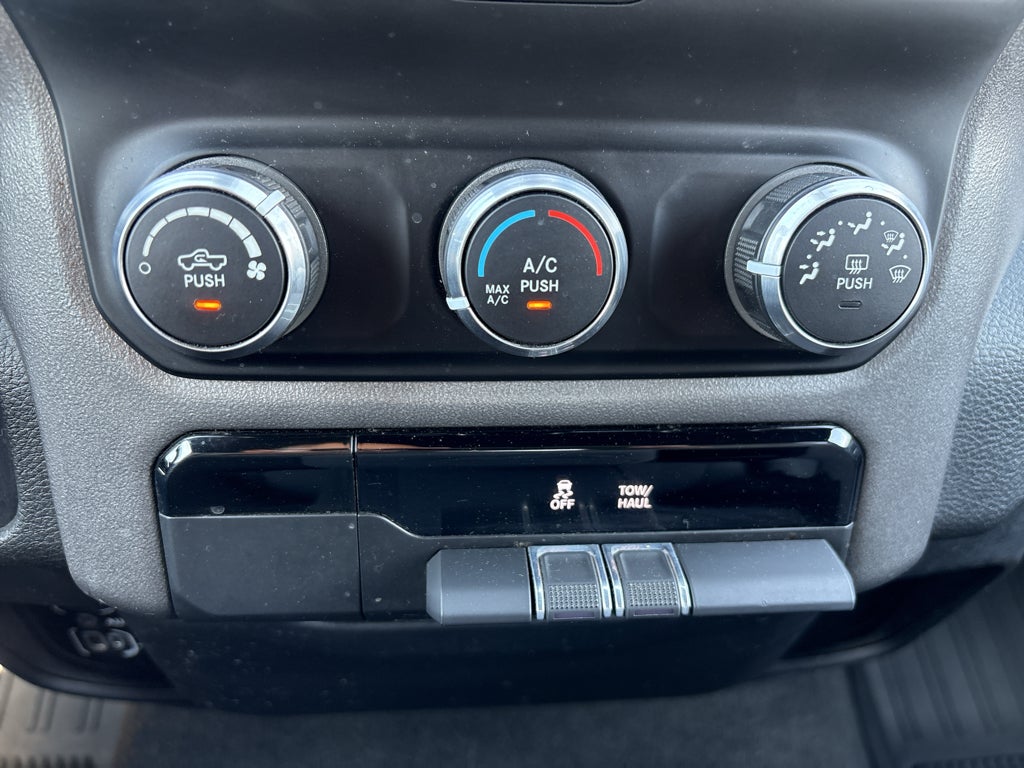 2021 RAM 1500 Big Horn Crew Cab 4x4 5'7' Box