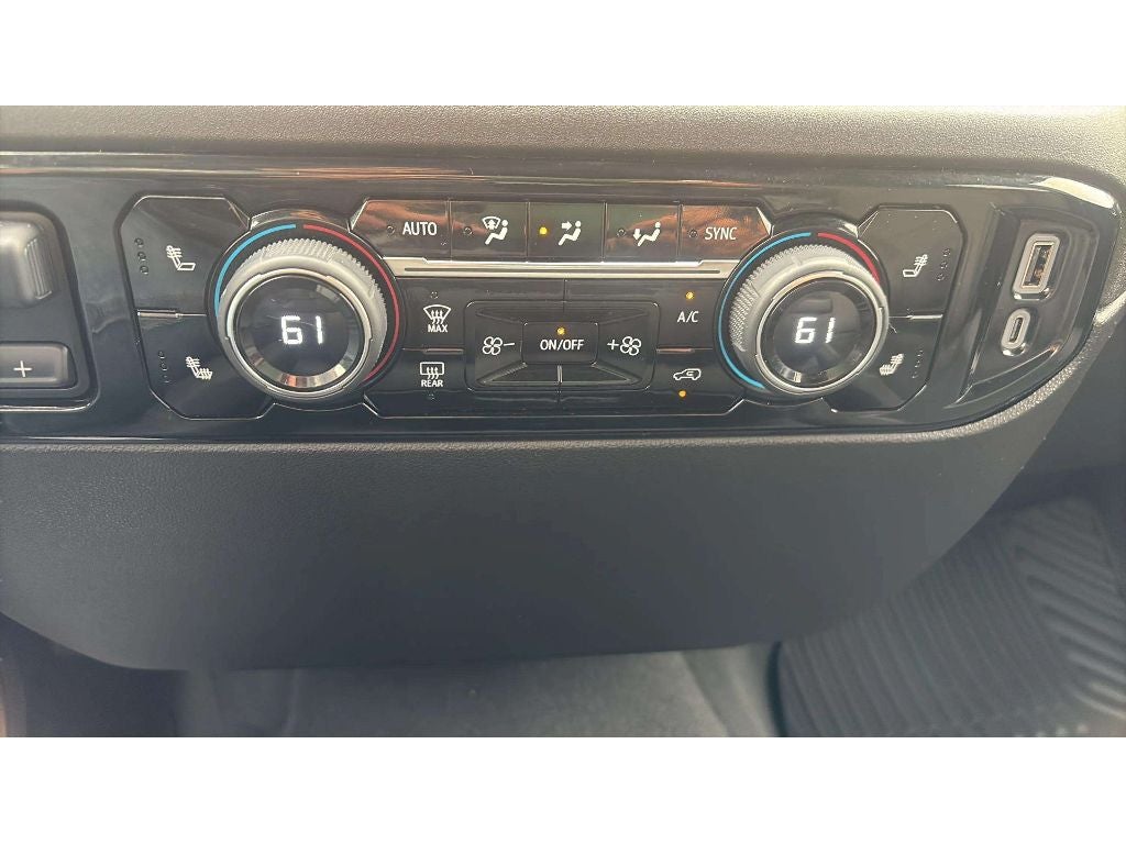 2025 Chevrolet Silverado 2500HD 4WD Crew Cab Standard Bed LT