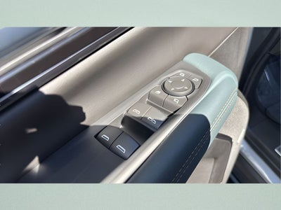 2025 GMC Yukon 4WD AT4