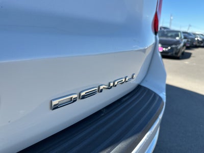 2022 GMC Yukon 4WD Denali