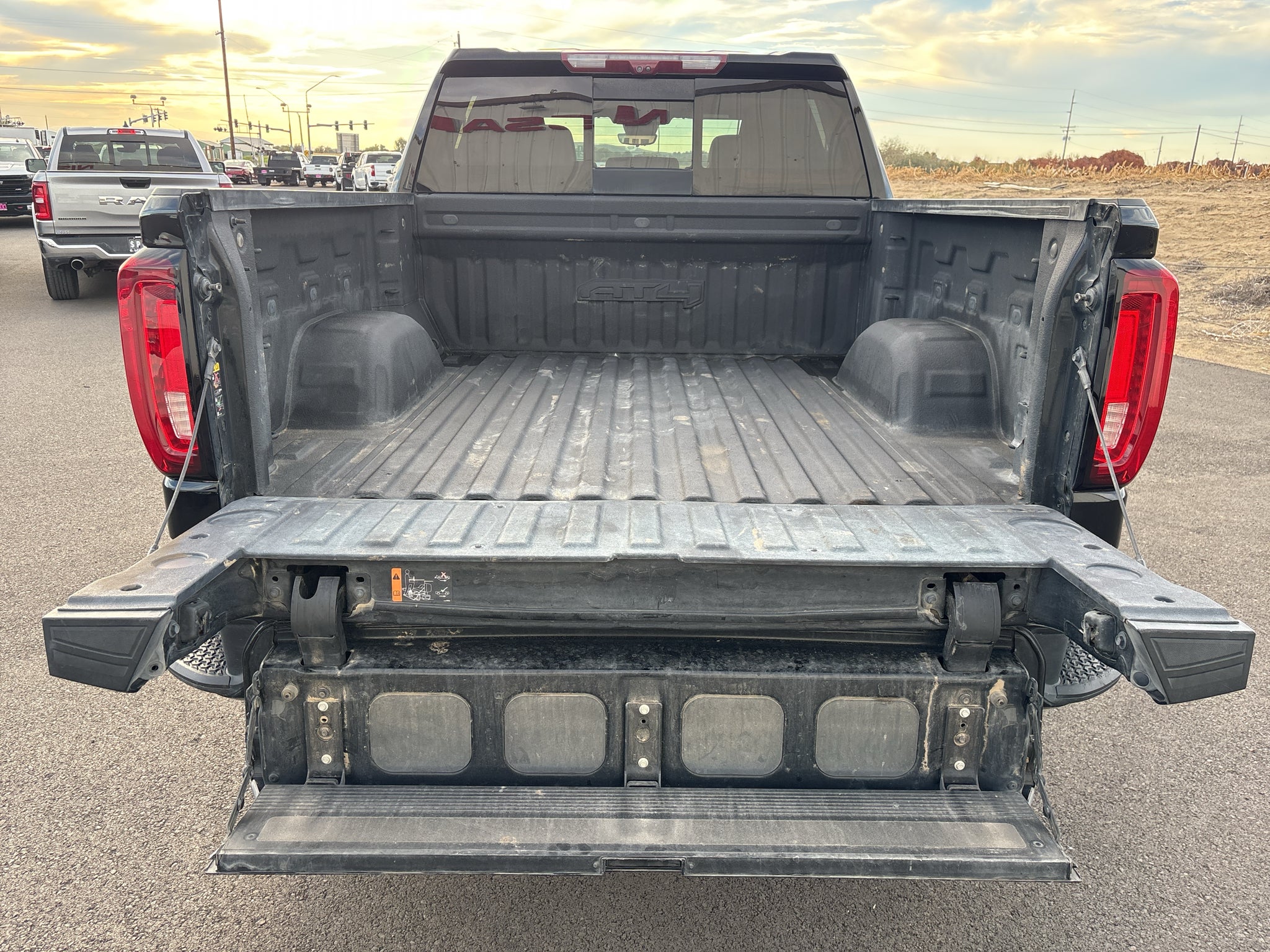 2023 GMC Sierra 1500 4WD Crew Cab Short Box AT4