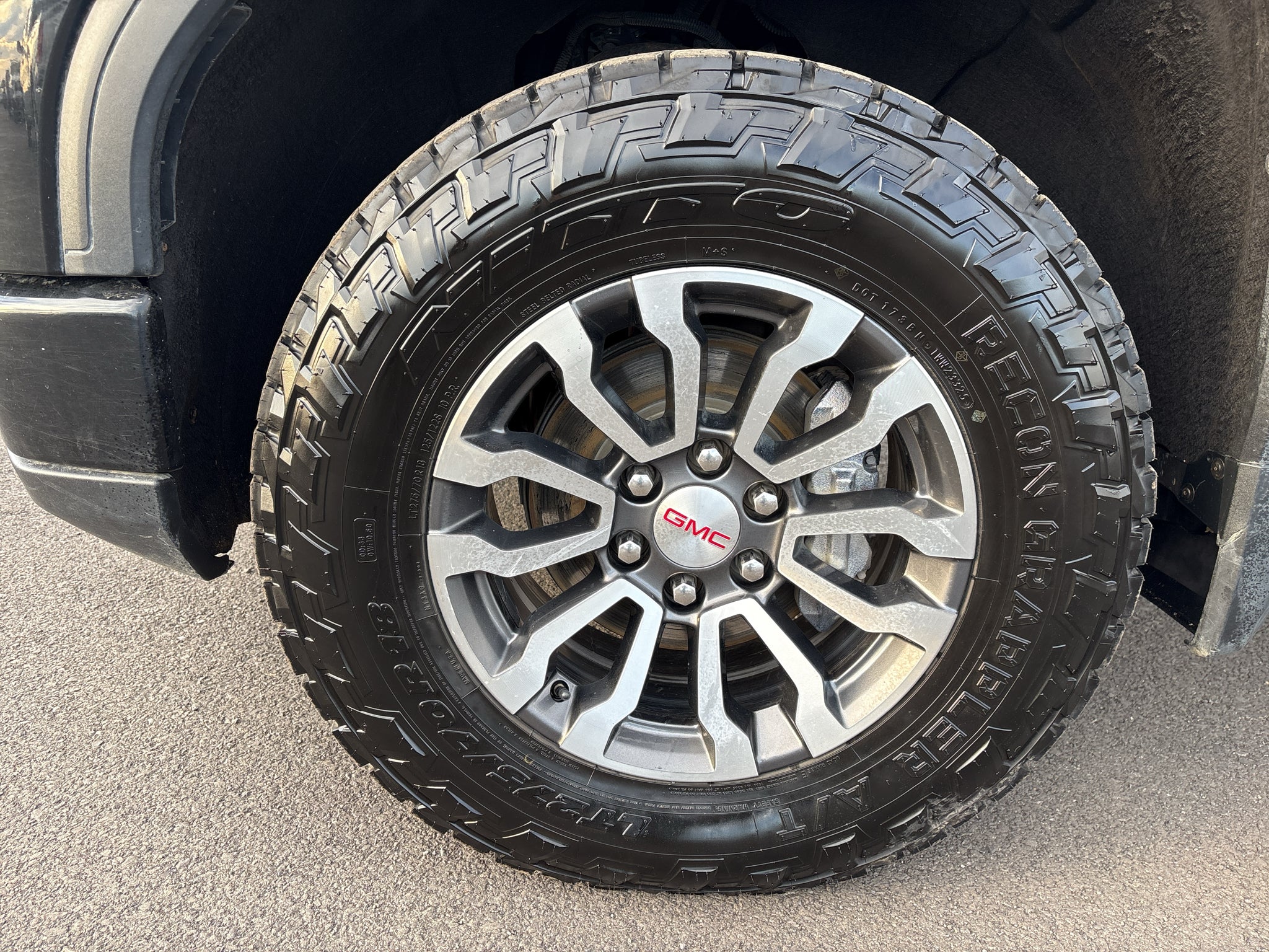 2023 GMC Sierra 1500 4WD Crew Cab Short Box AT4