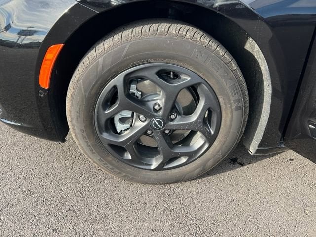 2025 Chrysler Pacifica Hybrid Premiuim S Appearance Package