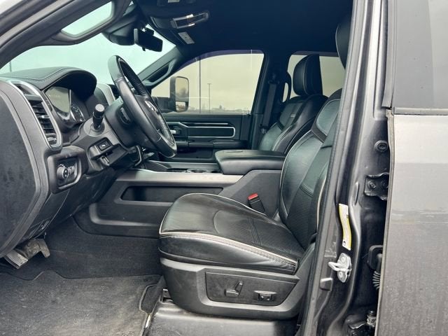 2022 RAM 3500 Laramie Crew Cab 4x4 8' Box