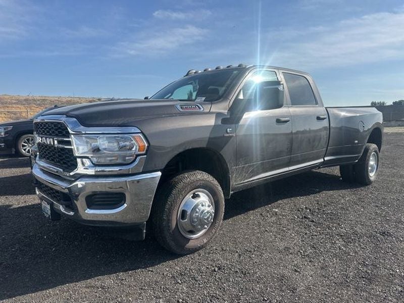 2024 RAM 3500 Tradesman Crew Cab 4x4 8' Box