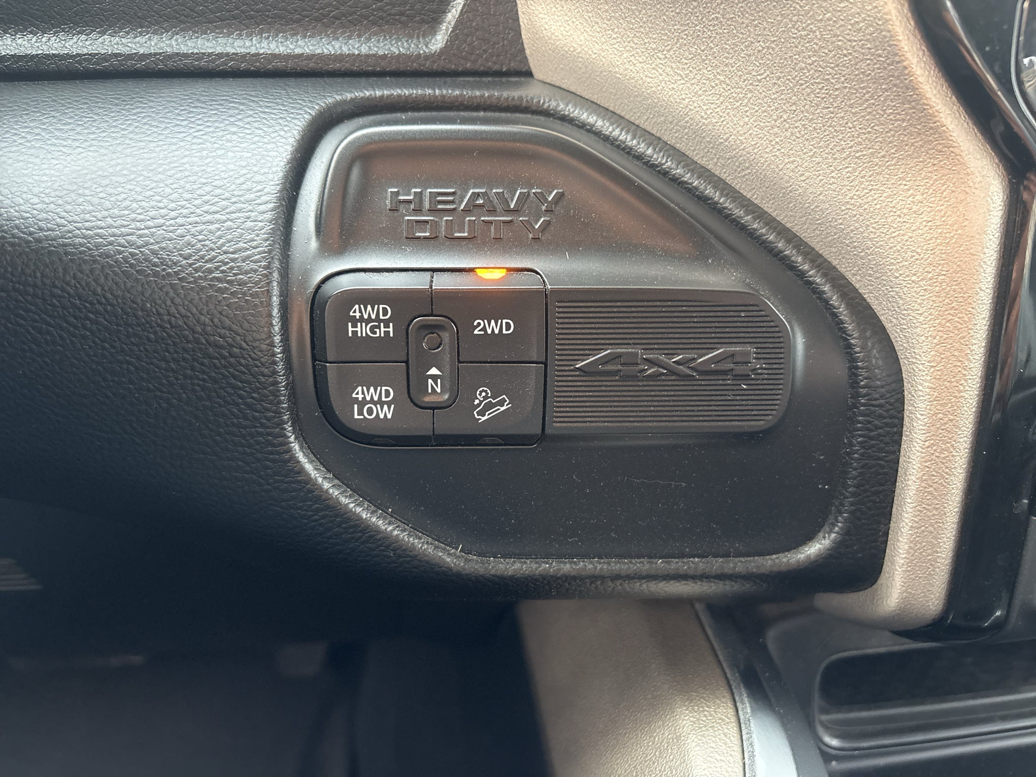 2020 RAM 2500 Laramie Crew Cab 4x4 6'4' Box