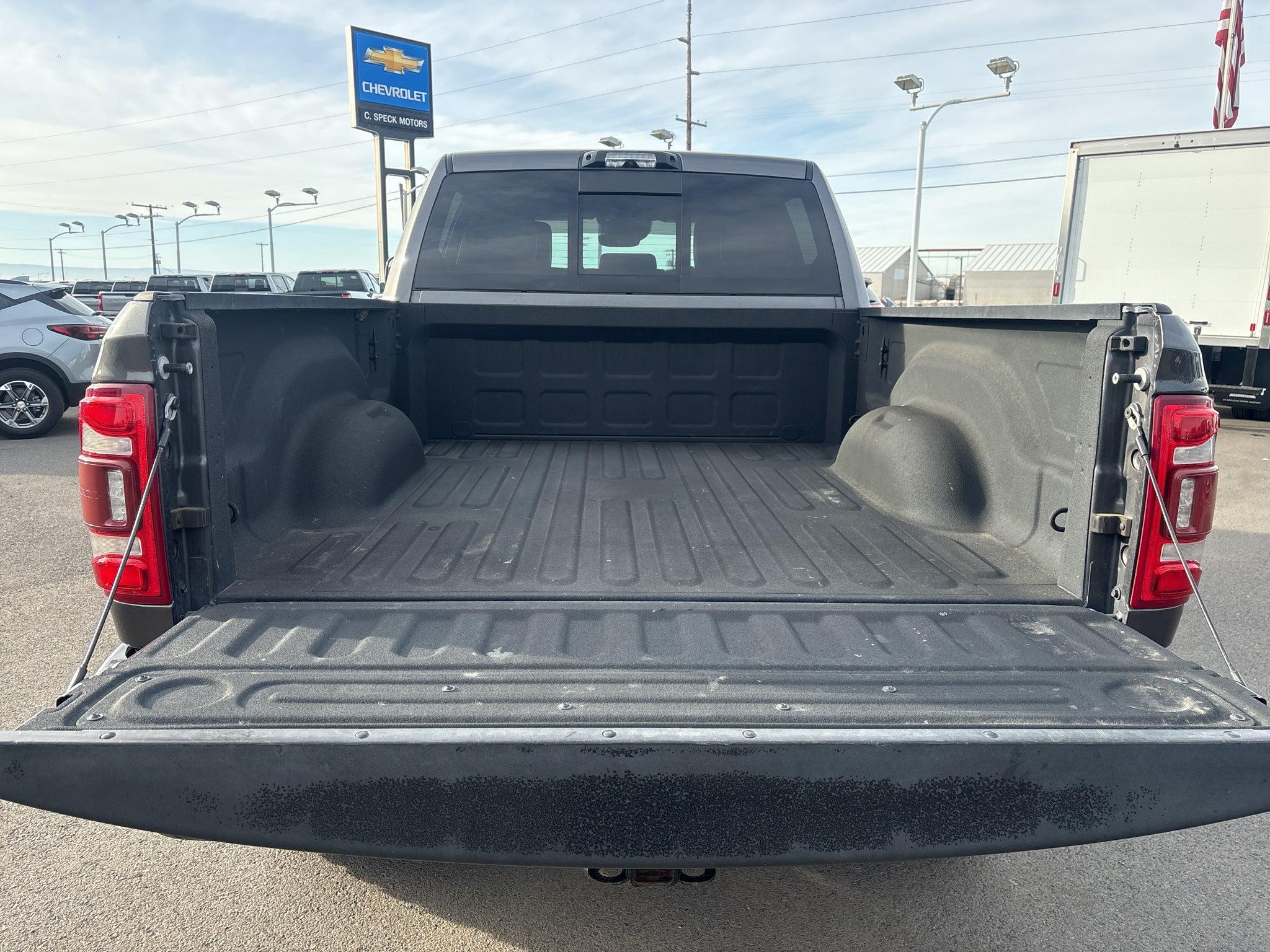 2020 RAM 2500 Laramie Crew Cab 4x4 6'4' Box
