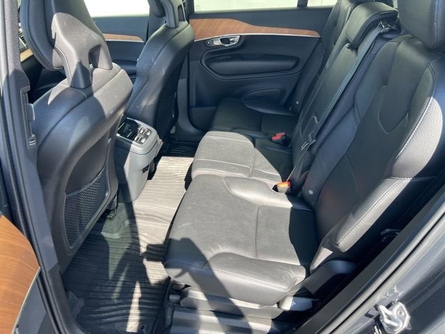 2021 Volvo XC90 T5 Momentum 7 Passenger