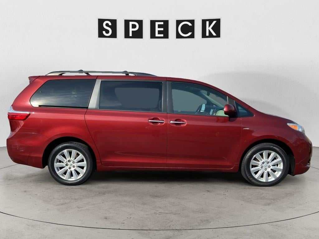 2017 Toyota Sienna XLE