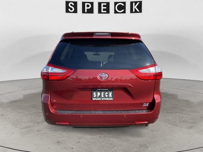 2017 Toyota Sienna XLE