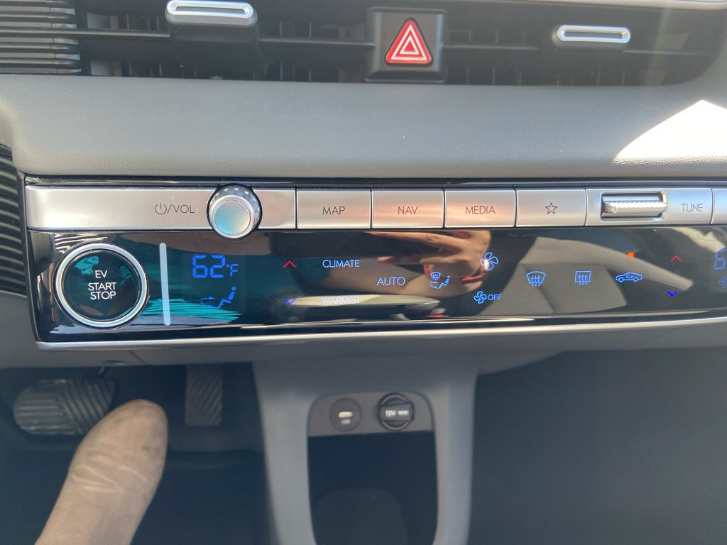 2024 Hyundai IONIQ 5 SE