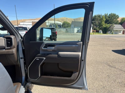 2025 Chevrolet Silverado LTZ